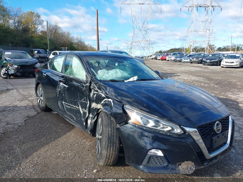 NISSAN ALTIMA SV FWD