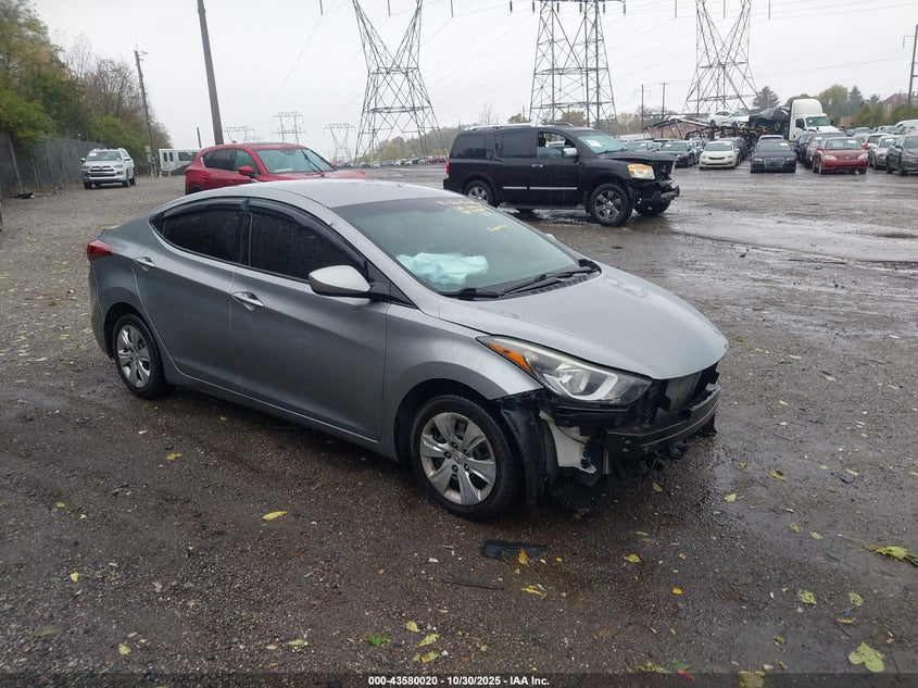 HYUNDAI ELANTRA SE