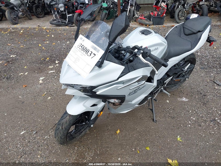 ML5EXGG11SDA70351 2025 KAWASAKI NINJA photo no. 2