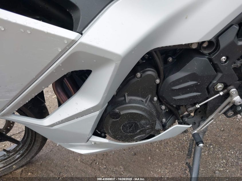 2025 Kawasaki Ex500 VIN: ML5EXGG11SDA70351 Lot: 43580037