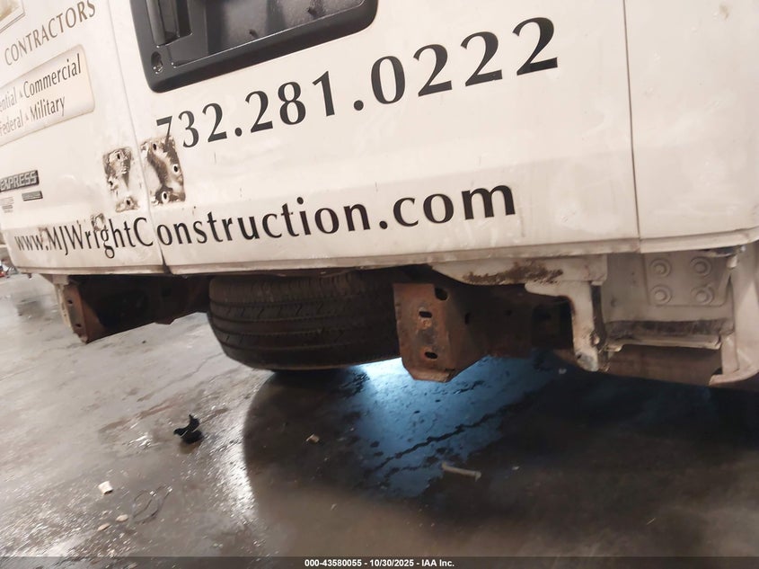 2015 Chevrolet Express 2500 Work Van VIN: 1GCWGFFF2F1107459 Lot: 43580055