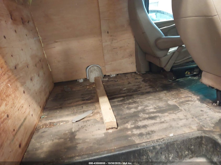 2015 Chevrolet Express 2500 Work Van VIN: 1GCWGFFF2F1107459 Lot: 43580055