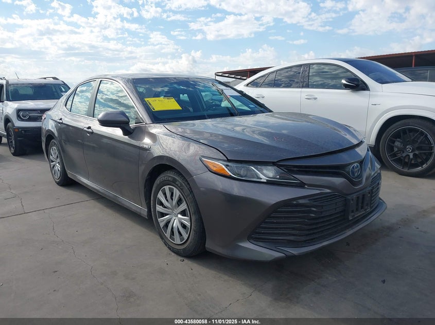 TOYOTA CAMRY HYBRID LE