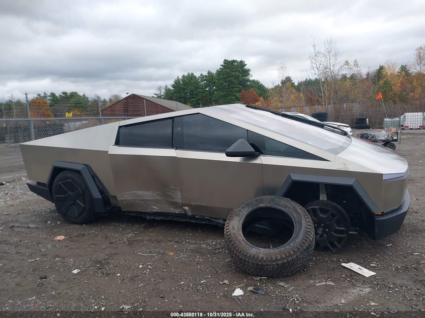 2025 Tesla Cybertruck All-Wheel Drive VIN: 7G2CEHED7SA077617 Lot: 43580118