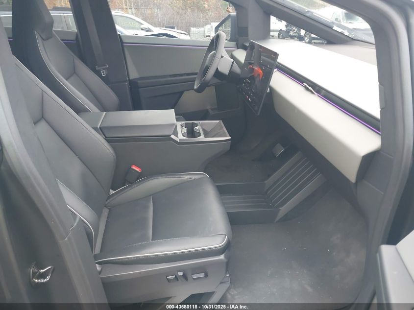 2025 Tesla Cybertruck - 7G2CEHED7SA077617