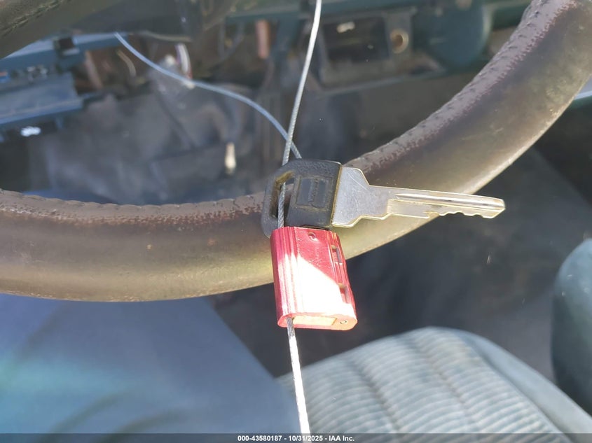 1993 Chevrolet Gmt-400 C1500 VIN: 1GCDC14Z4PZ183982 Lot: 43580187