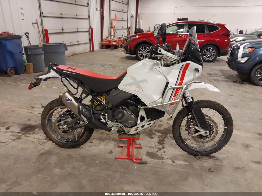 2023 Ducati Desert X VIN: ZDMXANDT9PB005889 Lot: 43580198