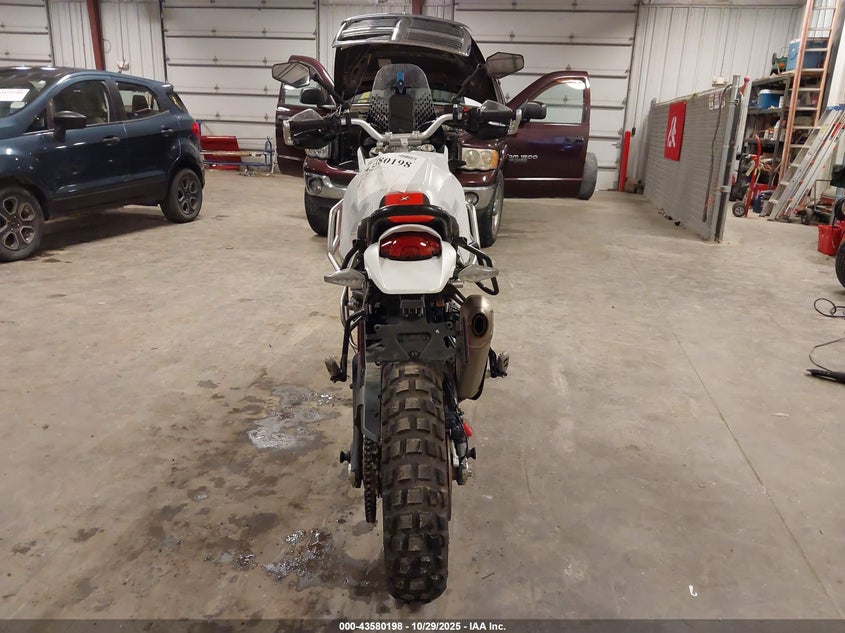 2023 Ducati Desert X VIN: ZDMXANDT9PB005889 Lot: 43580198