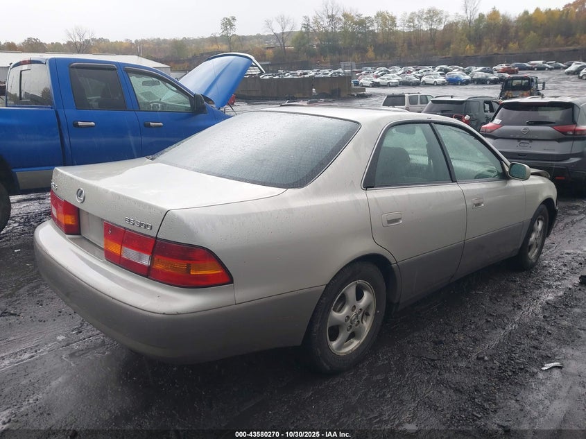 JT8BF28GXW5048829 1998 LEXUS ES photo no. 4