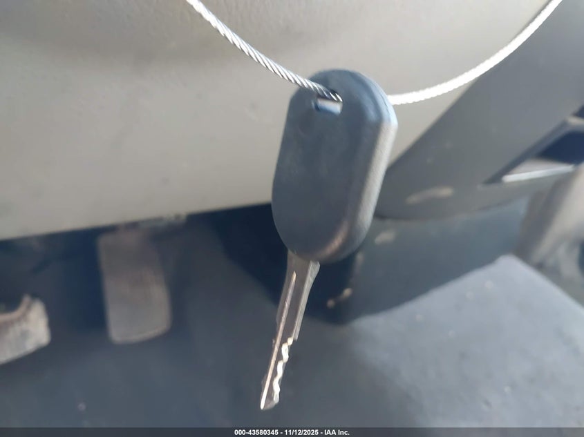 2005 Ford F-150 Xlt VIN: 1FTRW12W85KB74147 Lot: 43580345