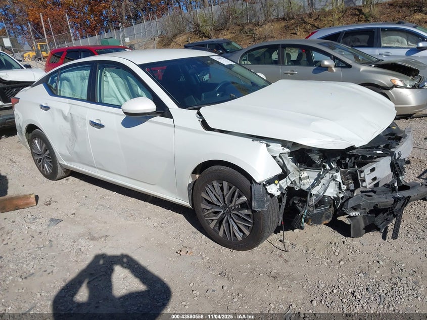 NISSAN ALTIMA SV FWD