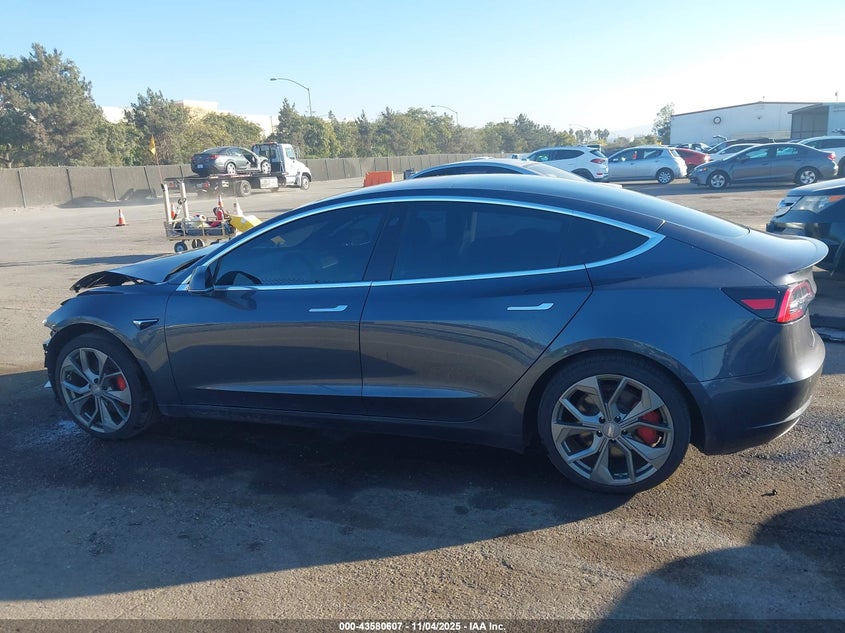 2018 Tesla Model 3 Long Range/Performance VIN: 5YJ3E1EB4JF181007 Lot: 43580607