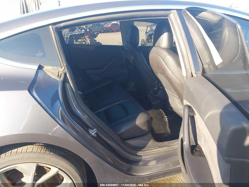 2018 Tesla Model 3 Long Range/Performance VIN: 5YJ3E1EB4JF181007 Lot: 43580607