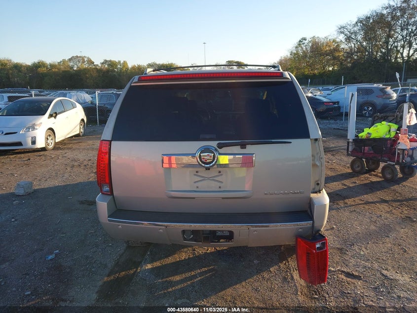2007 Cadillac Escalade Standard VIN: 1GYFK63867R419060 Lot: 43580640