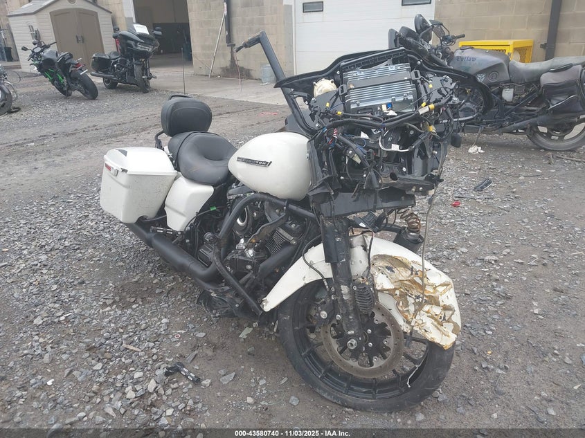 2018 HARLEY-DAVIDSON FLTRXS ROAD GLIDE SPECIAL - 1HD1KTC16JB674338