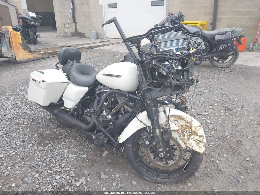 2018 HARLEY-DAVIDSON FLTRXS ROAD GLIDE SPECIAL - 1HD1KTC16JB674338