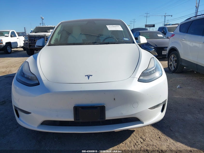 2021 Tesla Model Y Long Range Dual Motor All-Wheel Drive VIN: 5YJYGAEE5MF212702 Lot: 43580915