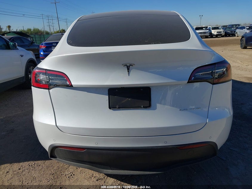 2021 Tesla Model Y Long Range Dual Motor All-Wheel Drive VIN: 5YJYGAEE5MF212702 Lot: 43580915