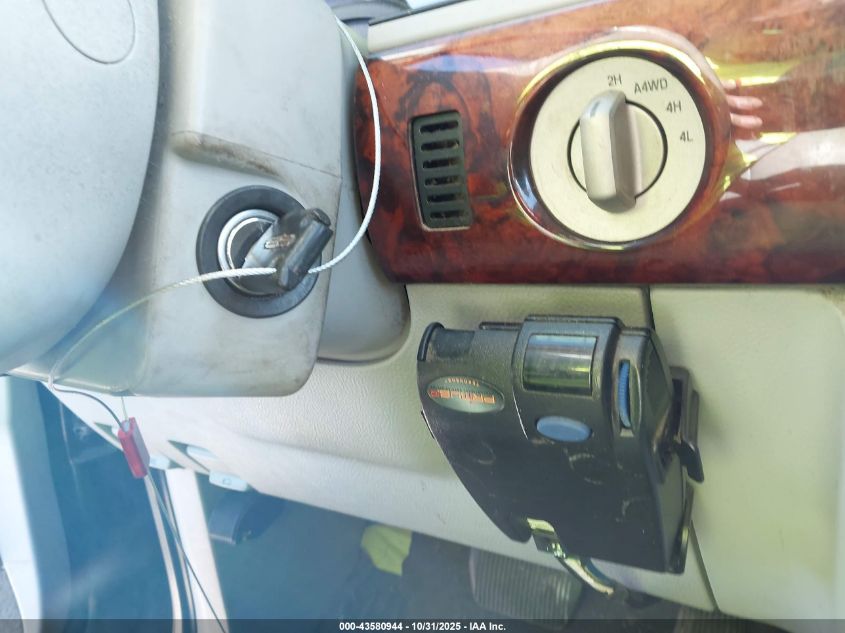 2004 Lincoln Navigator VIN: 5LMFU28R34LJ43647 Lot: 43580944