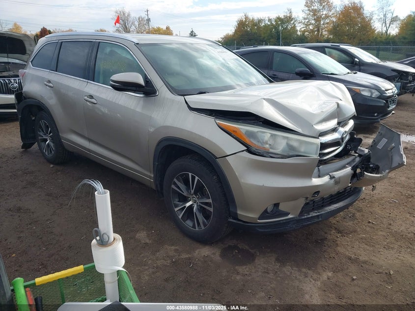 TOYOTA HIGHLANDER XLE V6