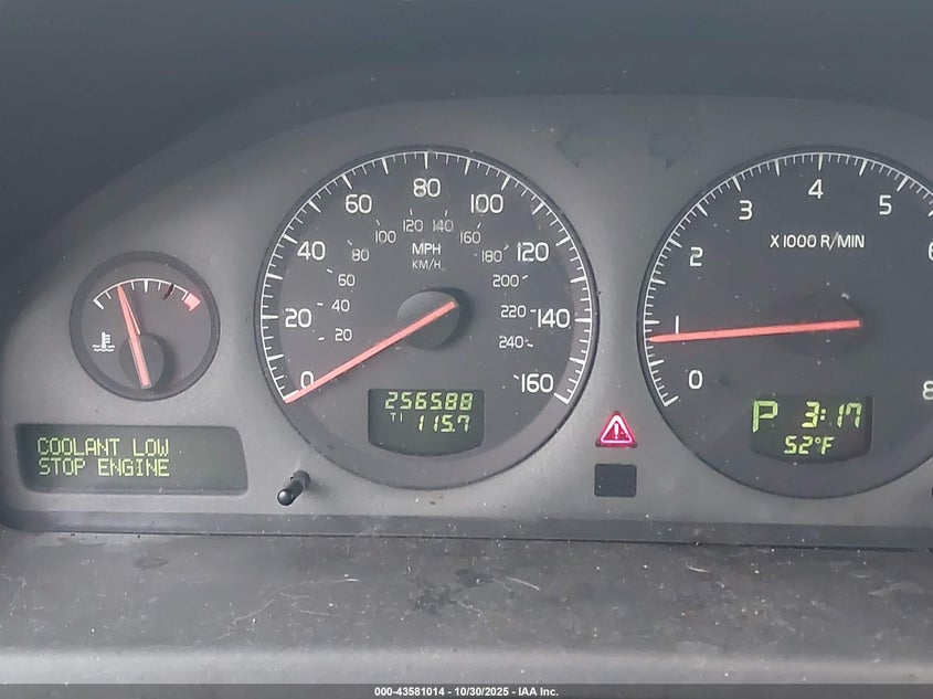 2002 Volvo V70 Xc VIN: YV1SZ58D821058156 Lot: 43581014