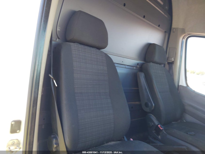 2015 Mercedes-Benz Sprinter 2500 High Roof VIN: WD3PE8CC5FP105437 Lot: 43581041