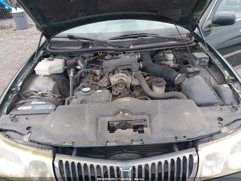 2002 Lincoln Town Car Signature VIN: 1LNHM82W92Y657970 Lot: 43581080