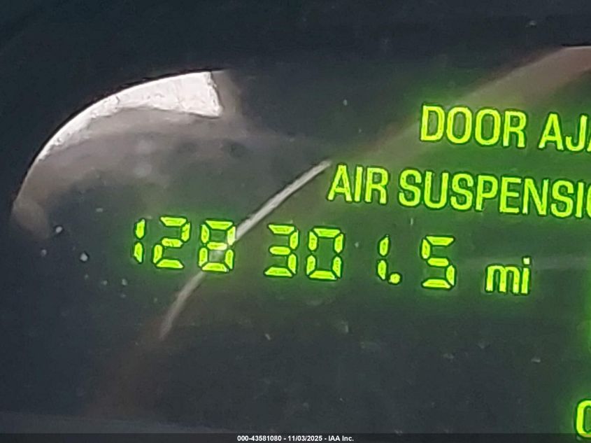 2002 Lincoln Town Car Signature VIN: 1LNHM82W92Y657970 Lot: 43581080