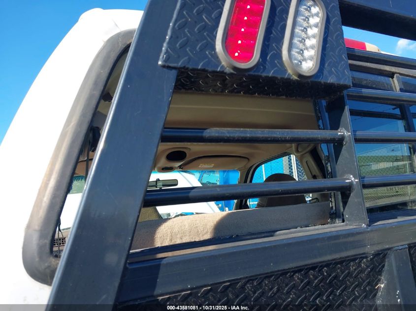 2000 Ford F-350 Lariat/Xl/Xlt VIN: 1FTWW33F4YEC09766 Lot: 43581081