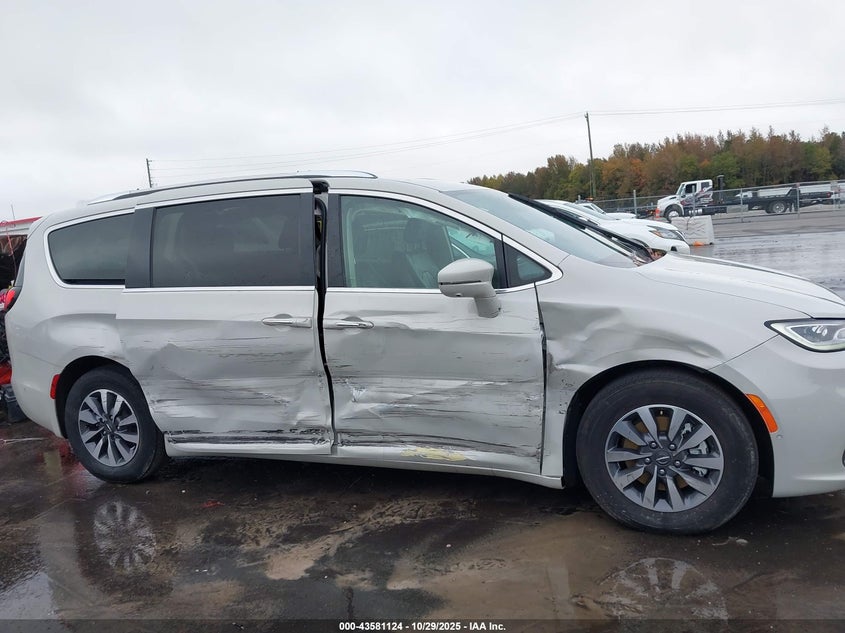 2021 Chrysler Pacifica Hybrid Touring L VIN: 2C4RC1L7XMR581399 Lot: 43581124