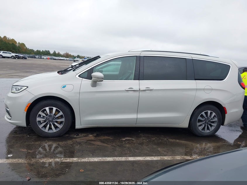 2021 Chrysler Pacifica Hybrid Touring L VIN: 2C4RC1L7XMR581399 Lot: 43581124