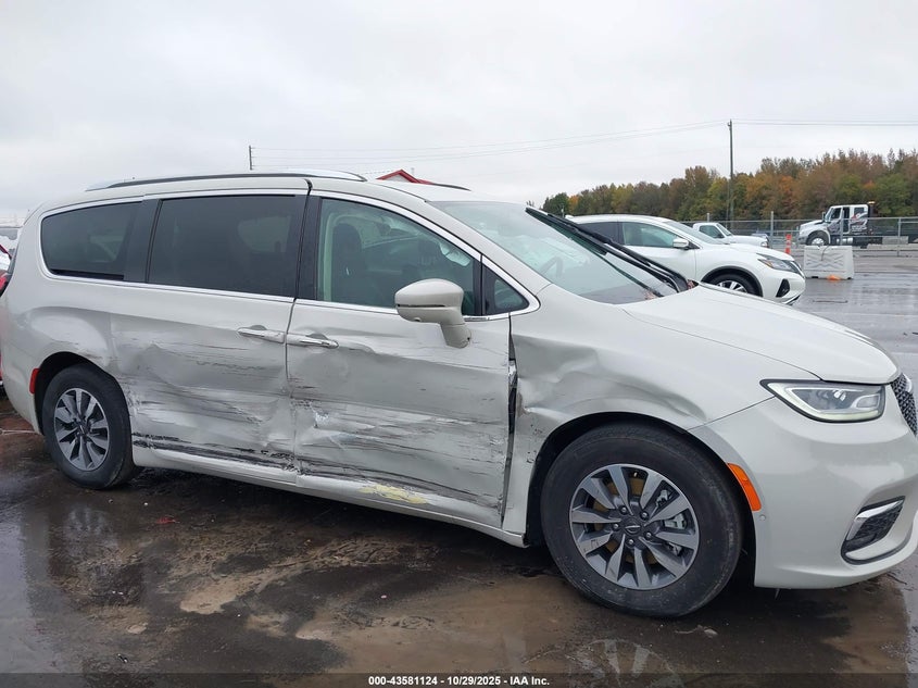 2021 Chrysler Pacifica Hybrid Touring L VIN: 2C4RC1L7XMR581399 Lot: 43581124