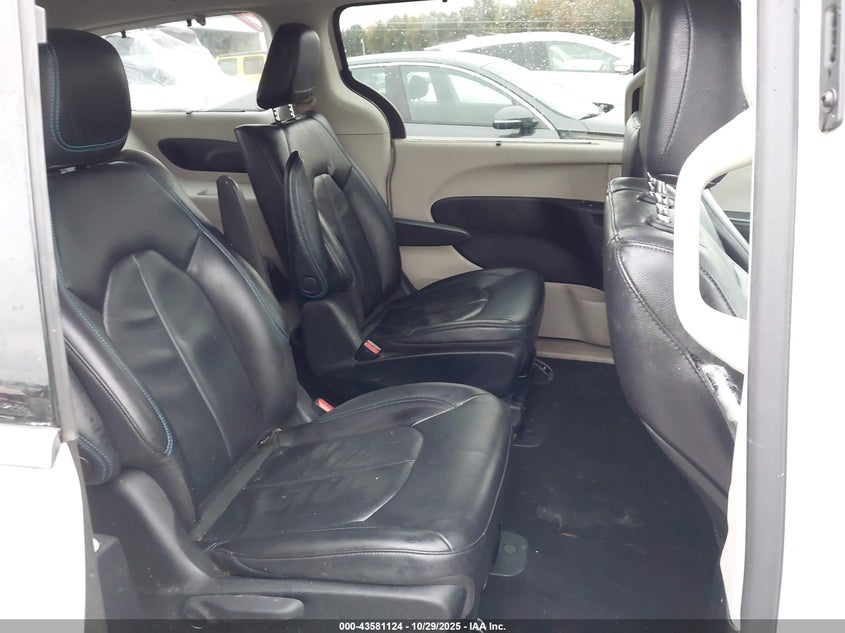 2021 Chrysler Pacifica Hybrid Touring L VIN: 2C4RC1L7XMR581399 Lot: 43581124