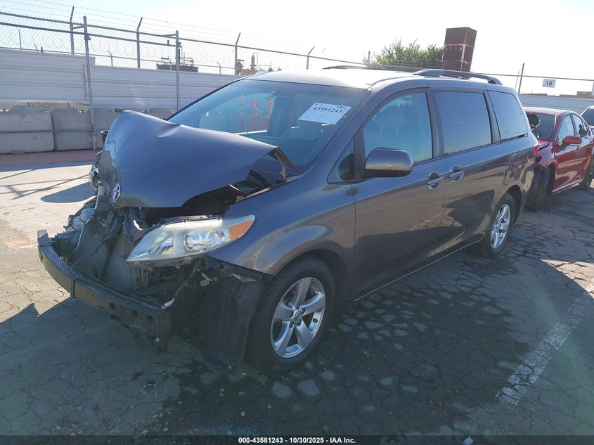 5TDKK3DC2FS613879 2015 TOYOTA SIENNA photo no. 6