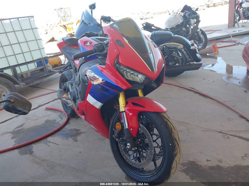 2023 HONDA CBR1000 RA - JH2SC7755PK600402
