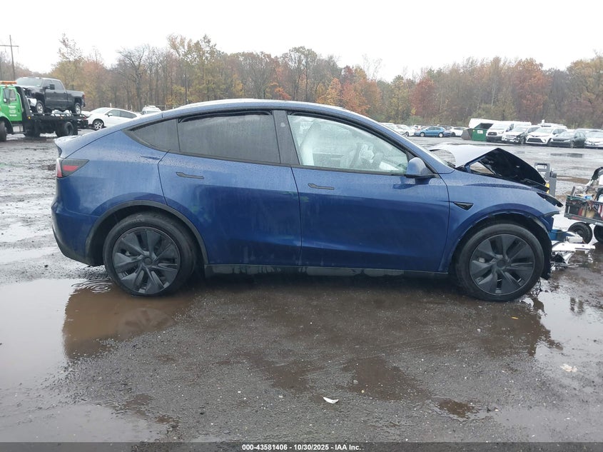 2024 Tesla Model Y Long Range Dual Motor All-Wheel Drive VIN: 7SAYGAEE5RF200351 Lot: 43581406
