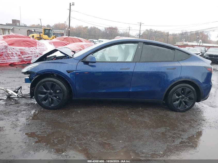 2024 Tesla Model Y Long Range Dual Motor All-Wheel Drive VIN: 7SAYGAEE5RF200351 Lot: 43581406