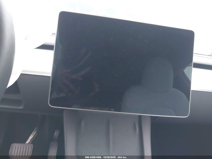 2024 Tesla Model Y Long Range Dual Motor All-Wheel Drive VIN: 7SAYGAEE5RF200351 Lot: 43581406