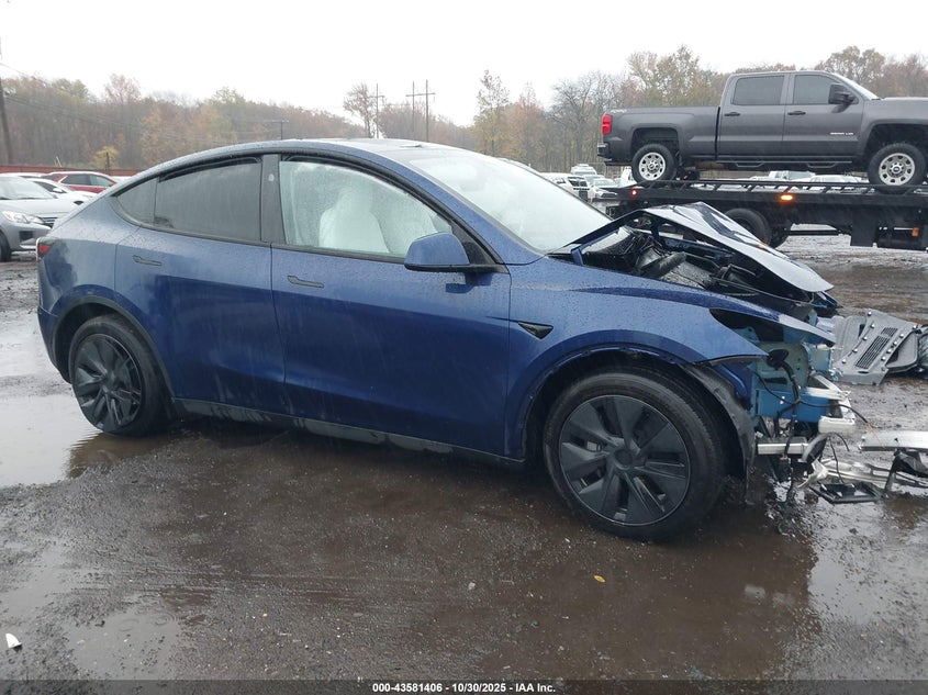 2024 Tesla Model Y Long Range Dual Motor All-Wheel Drive VIN: 7SAYGAEE5RF200351 Lot: 43581406