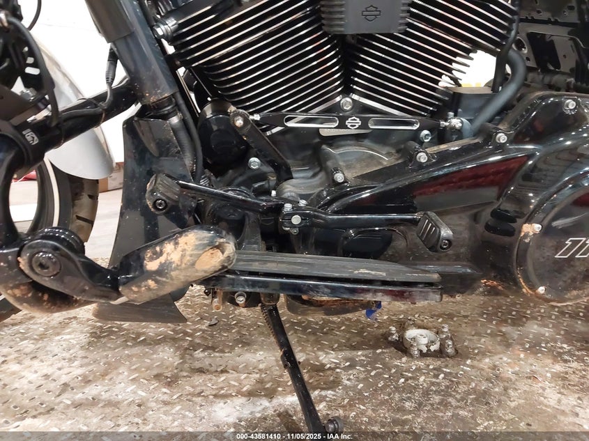 2025 Harley-Davidson Flhx VIN: 1HD1KB719SB631571 Lot: 43581410