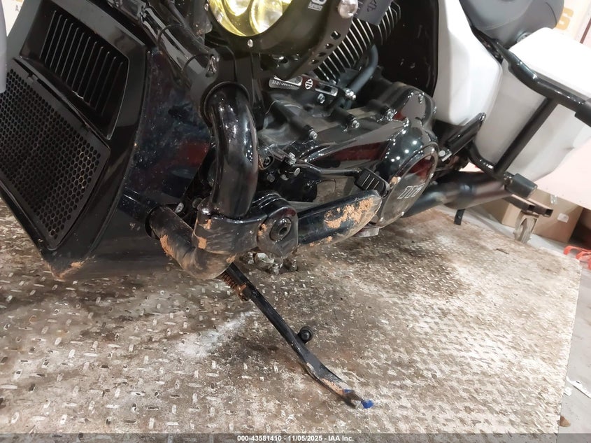 2025 Harley-Davidson Flhx VIN: 1HD1KB719SB631571 Lot: 43581410