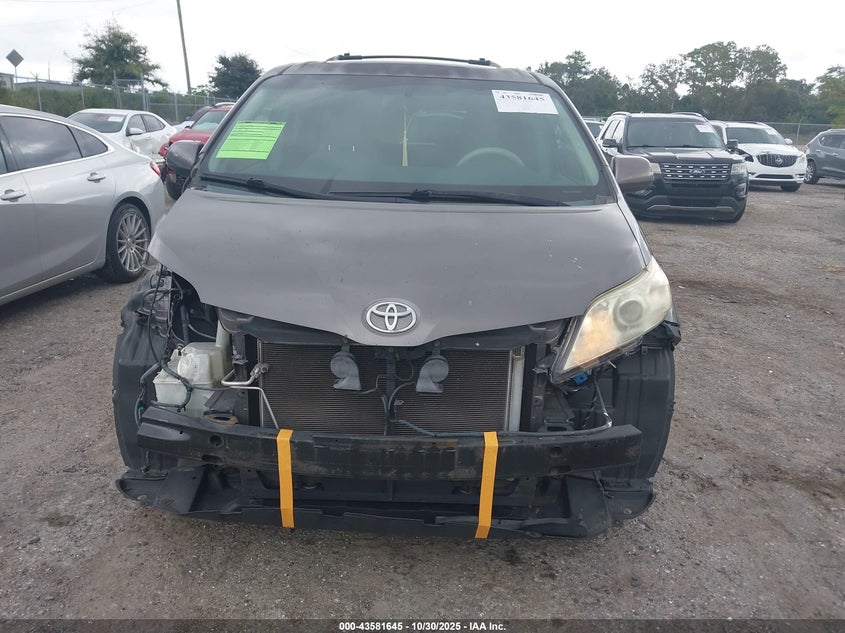 5TDYK3DC0ES428805 2014 TOYOTA SIENNA photo no. 6
