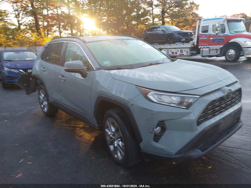 TOYOTA RAV4 XLE PREMIUM