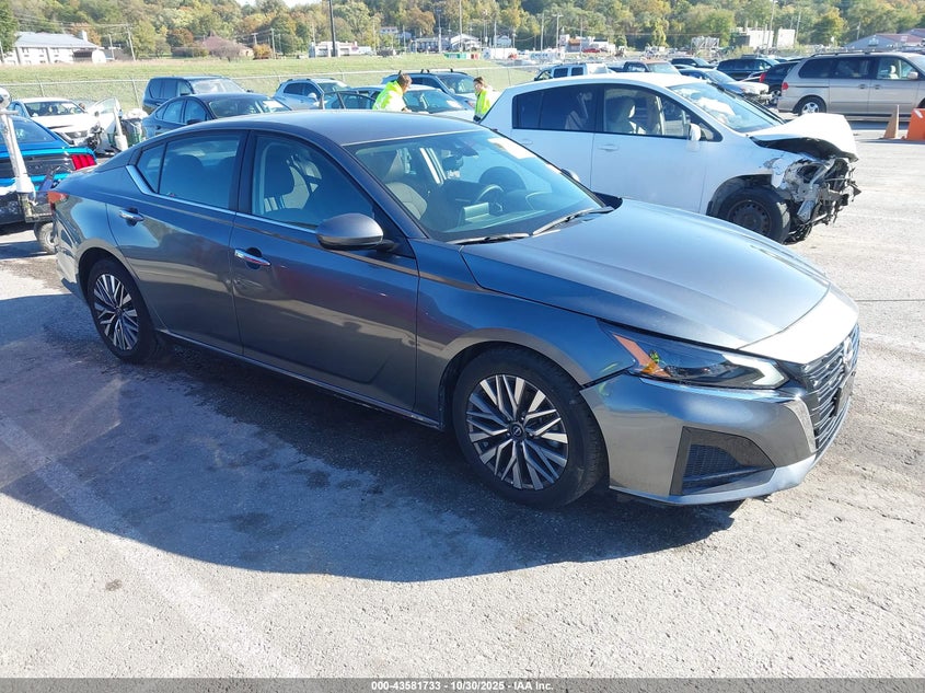 NISSAN ALTIMA SV FWD