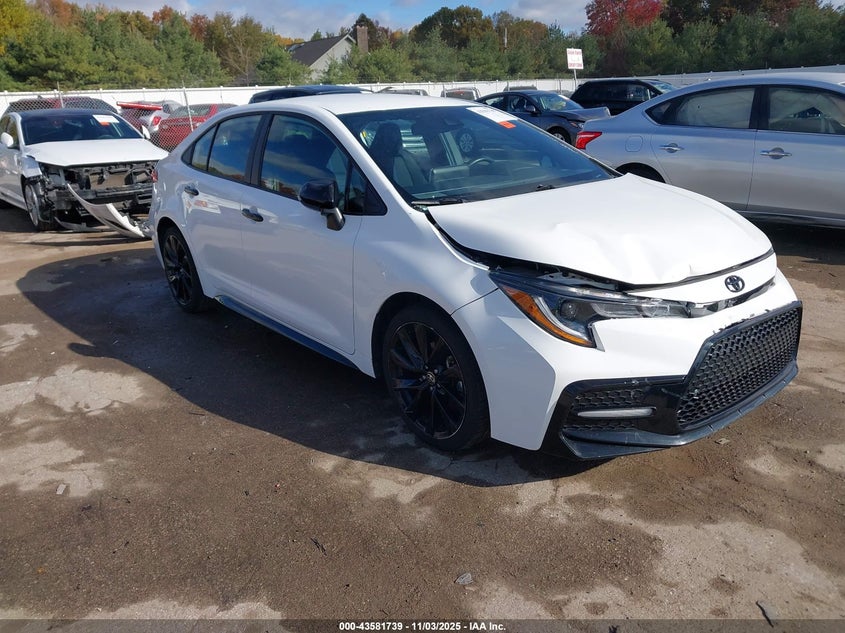 TOYOTA COROLLA SE NIGHTSHADE EDITION