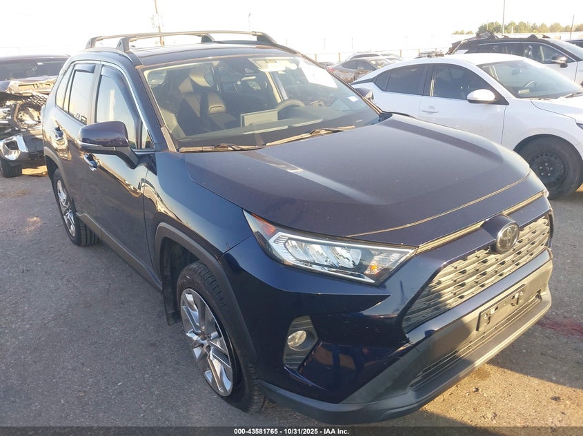 TOYOTA RAV4 XLE PREMIUM