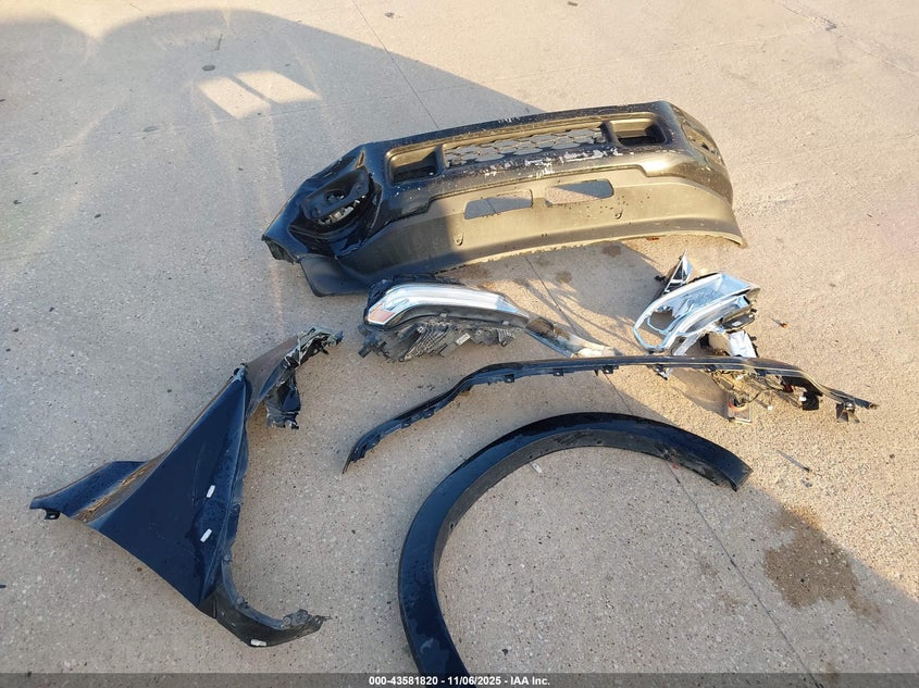 2020 Ram 3500 Limited 4X4 8' Box VIN: 3C63RRRL8LG155231 Lot: 43581820