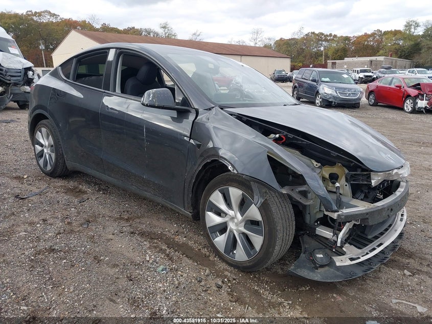 TESLA MODEL Y LONG RANGE DUAL MOTOR ALL-WHEEL DRIVE/RWD