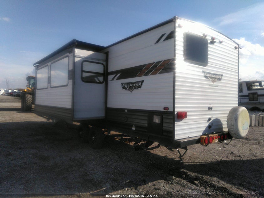 4X4TWDB22M7368043 2021   photo no. 3