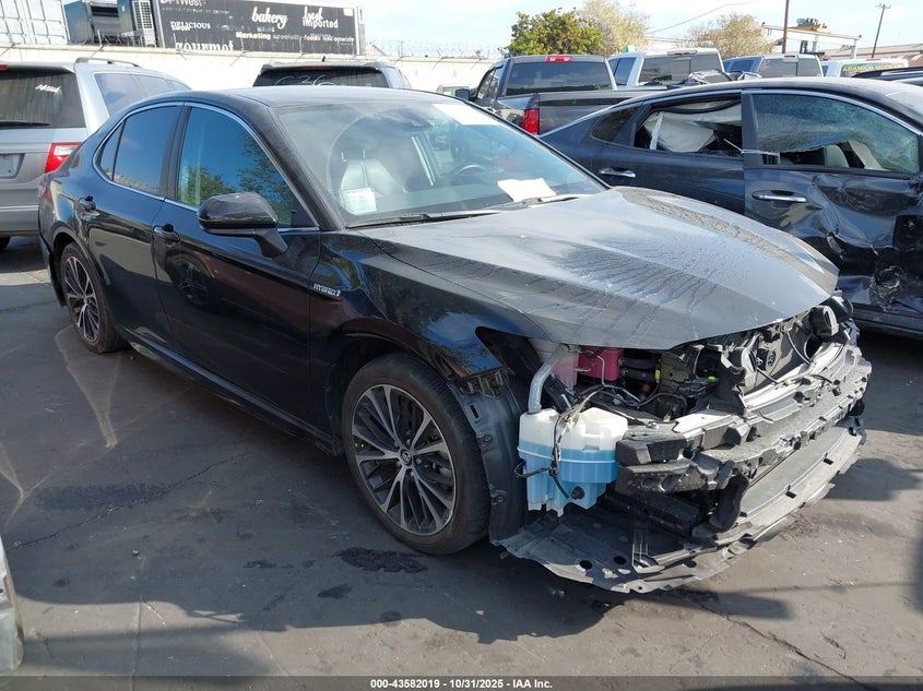 TOYOTA CAMRY HYBRID SE HYBRID